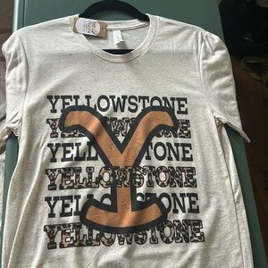 Yellowstone Leopard T-shirt - NWT